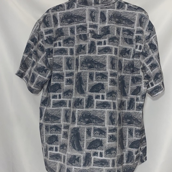 HUK FISHING MENS SIZE LARGE Gray Casual Button Down Shirt FISH DESIGN CLEAN - Picture 10 of 13